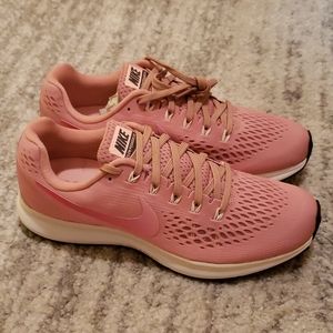 Nike Women's Air Zoom Pegasus 34